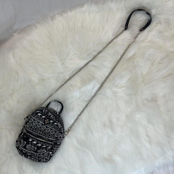 NWOT Black & White Print Purse/Detachable Crossbody Strap/Loop To Attach To Belt - Picture 5 of 9